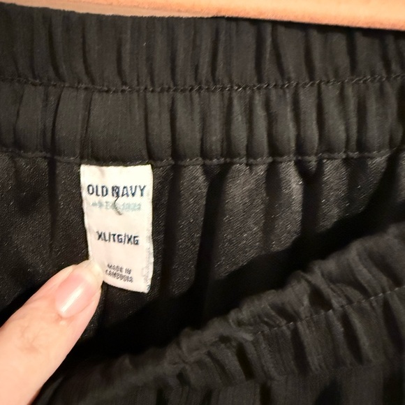Old Navy Elegant Black Skirt - Picture 2 of 3